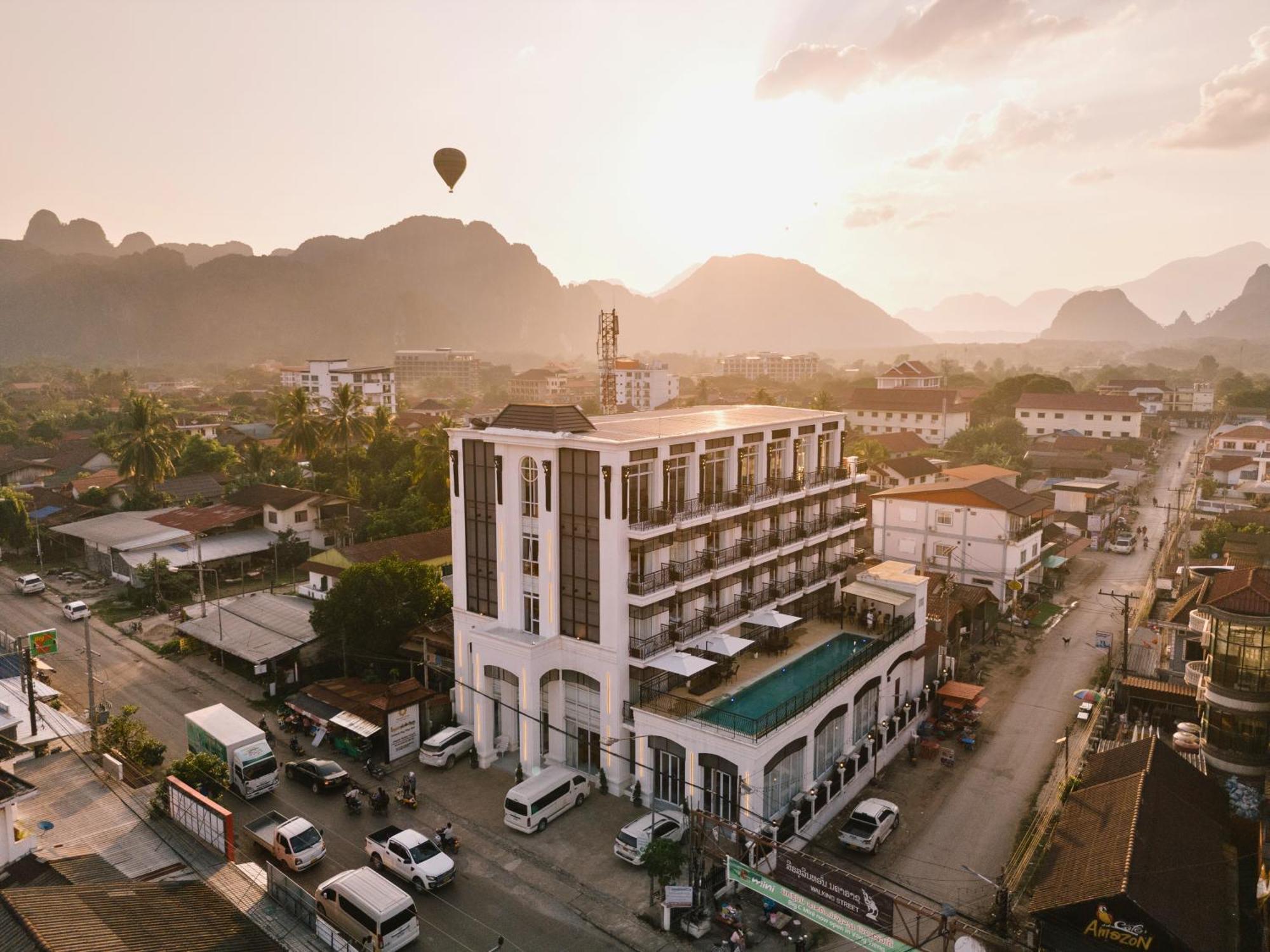 Oudomsin Vangvieng Hotel Vang Vieng Exterior photo