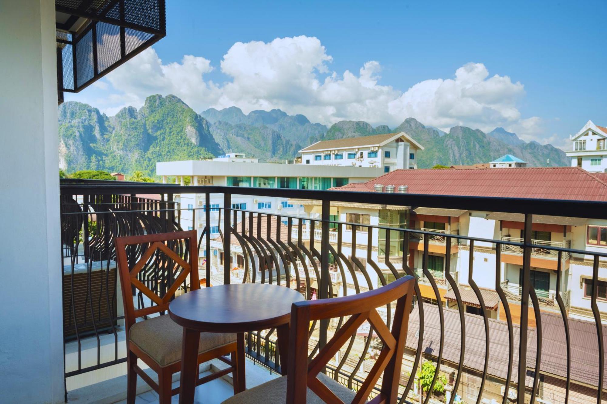 Oudomsin Vangvieng Hotel Vang Vieng Exterior photo
