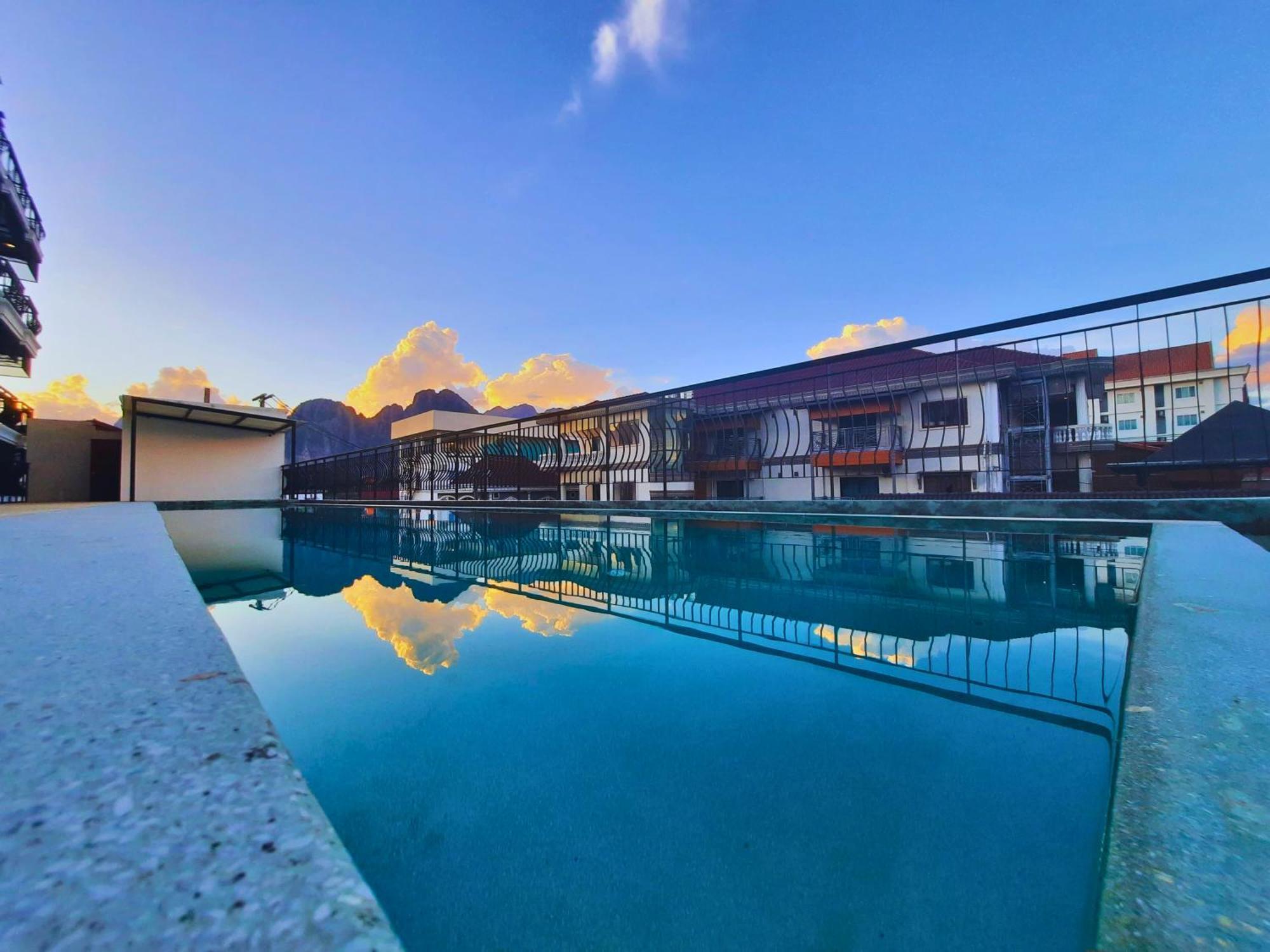Oudomsin Vangvieng Hotel Vang Vieng Exterior photo